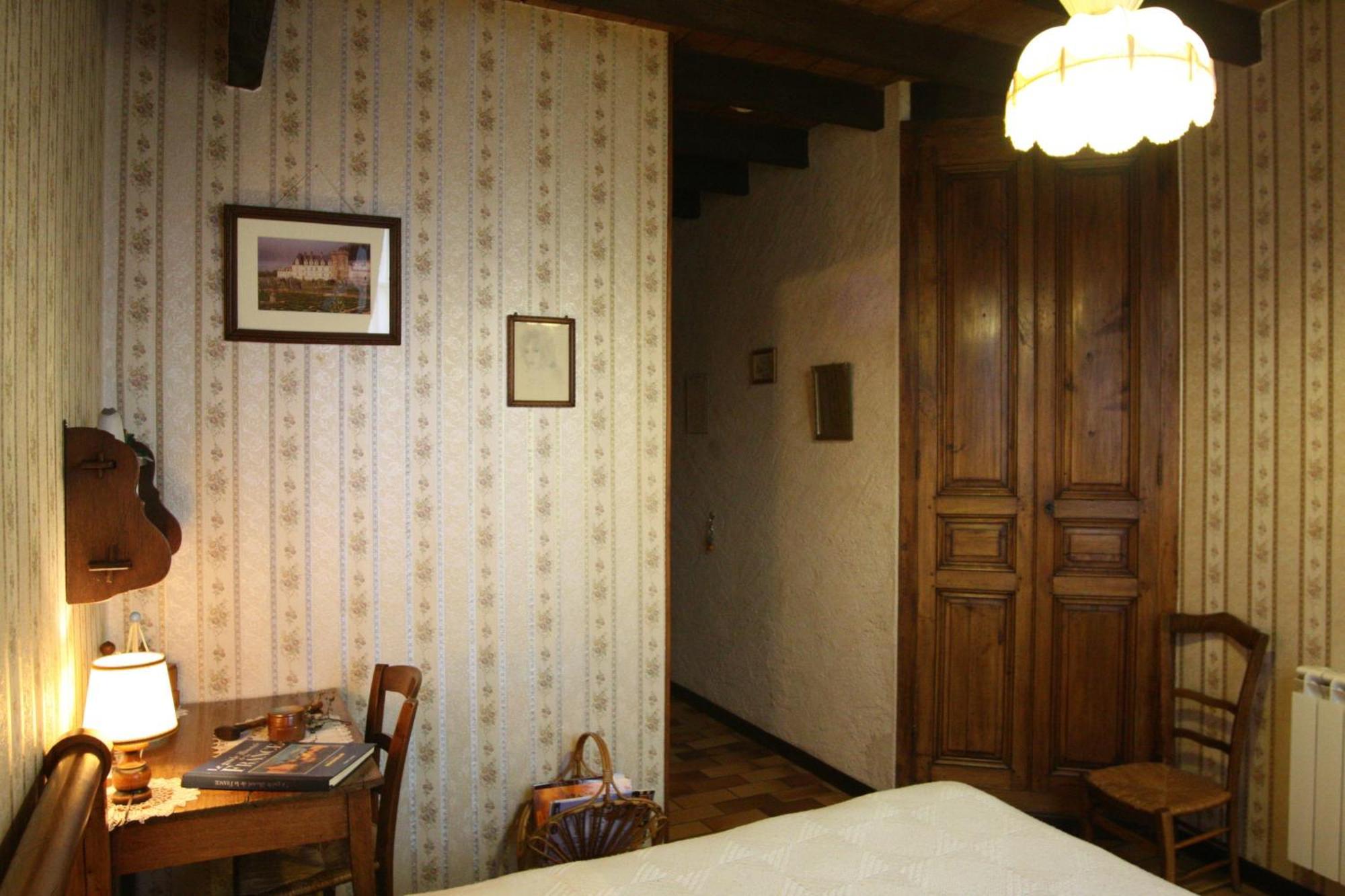 Bed and Breakfast La Marechalerie Monthodon Екстер'єр фото
